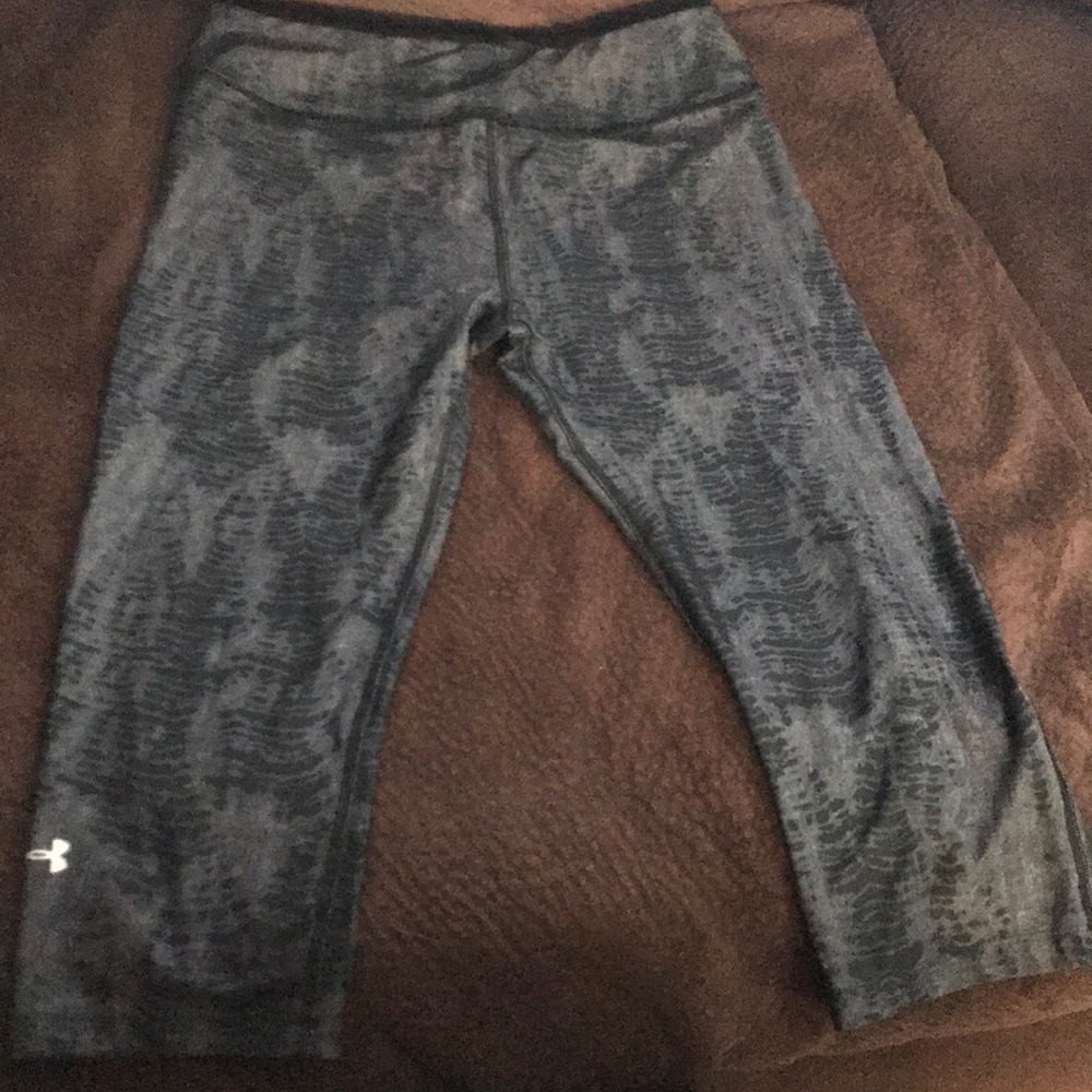 Women’s under armour compression capris large